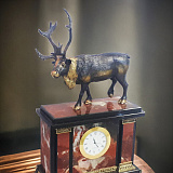 Часы подарочные с бронзовой фигурой
